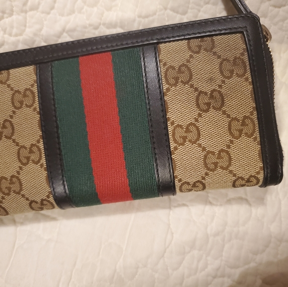 Gucci Wallet ( Similar wallet with bee) - Picture 2 of 5